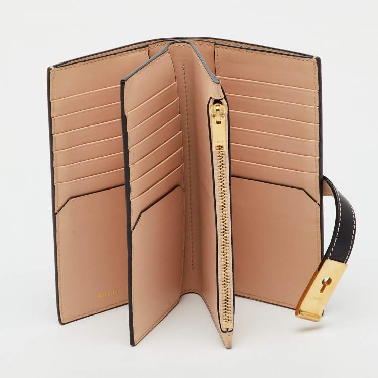 Pre Owned Bally Black Leather Amy  Zip Around French Wallet 