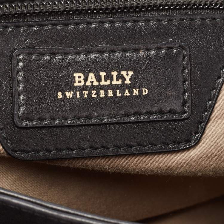 Pre Owned Bally Black Leather Pushlock Flap Shoulder Bag