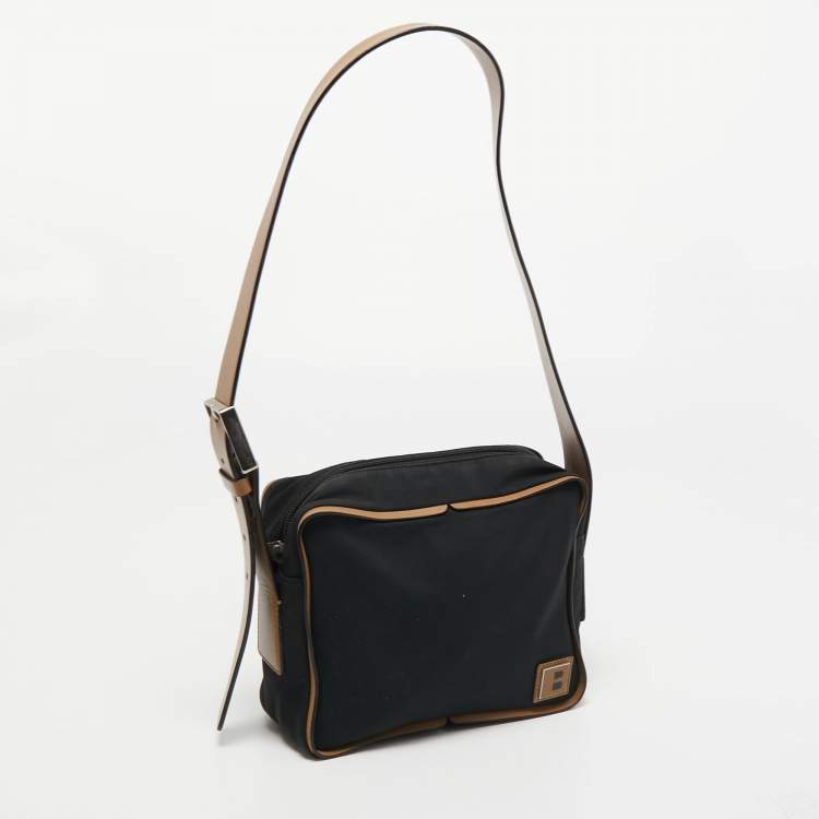 Pre Owned Bally Dark Blue/Beige Nylon and Leather Shoulder Bag
