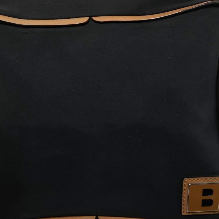 Pre Owned Bally Dark Blue/Beige Nylon and Leather Shoulder Bag