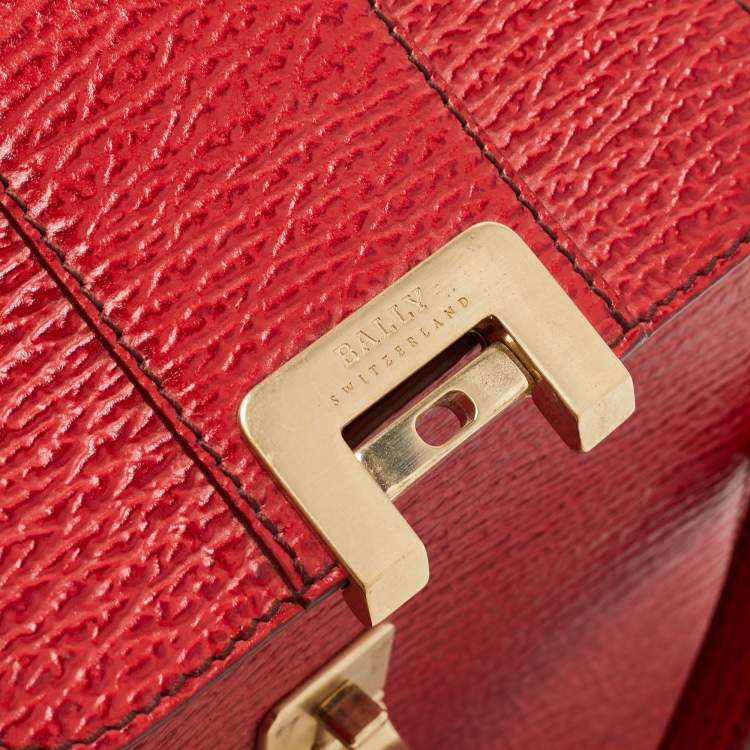 Pre Owned Bally Red Textured Leather Flap Crossbody Bag