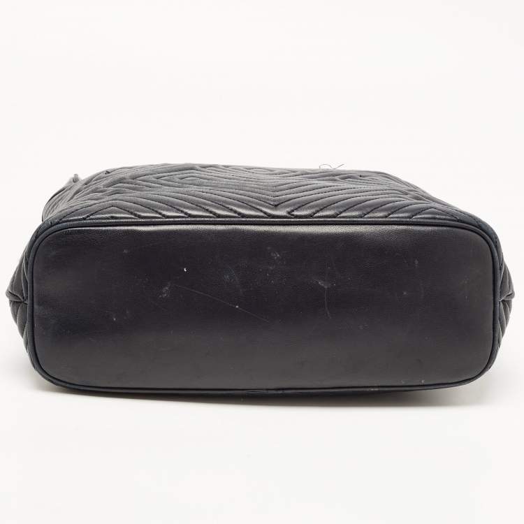Pre Owned Bally Black Quilted Leather Zip Shoulder Bag