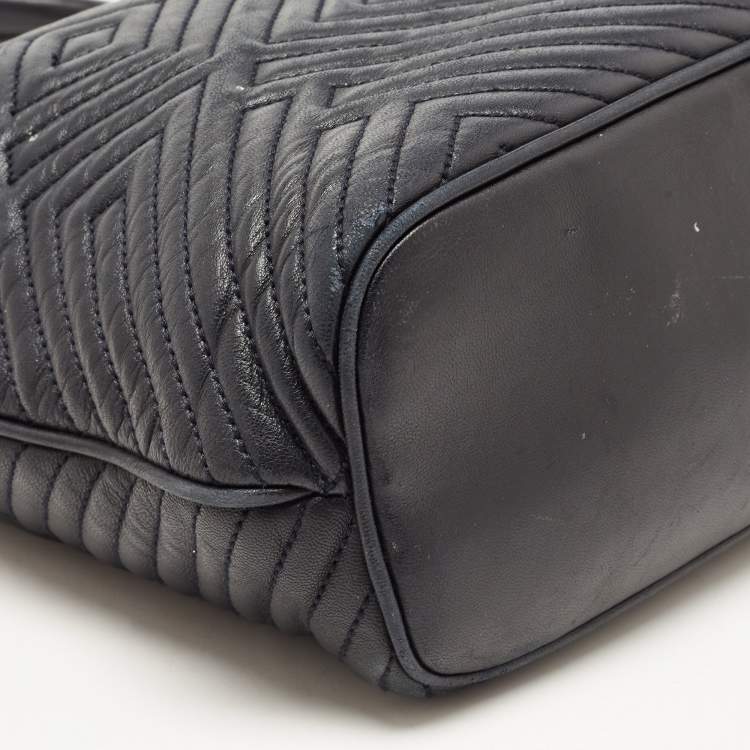 Pre Owned Bally Black Quilted Leather Zip Shoulder Bag