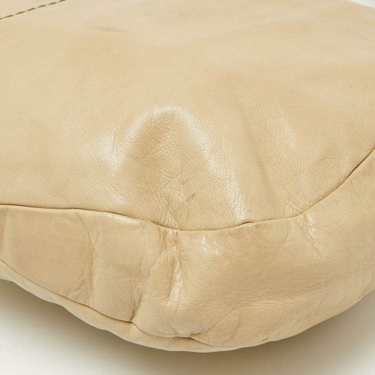 Pre Owned Bally Cream Leather Front Zip Pocket Hobo