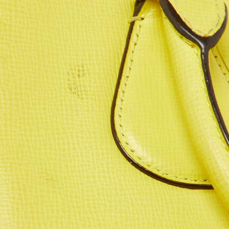 مملوكة مسبقًا Bally Yellow Leather Camera Crossbody Bag