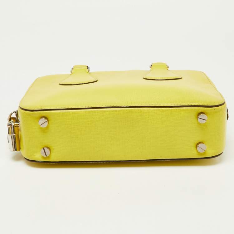 مملوكة مسبقًا Bally Yellow Leather Camera Crossbody Bag