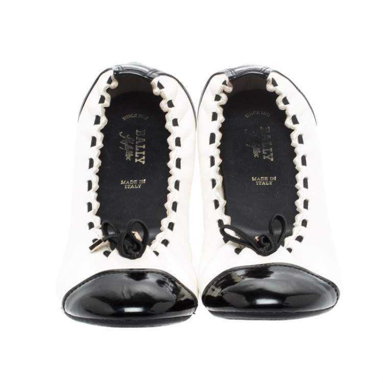 Pre Owned Bally Monochrome Leather Sayana Cap Toe Scrunch Ballet Flats Size 40