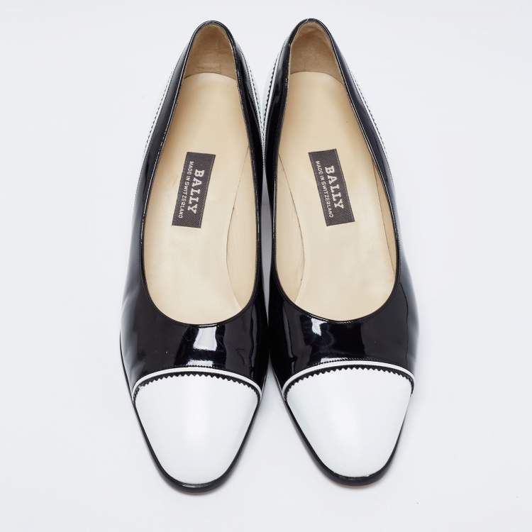 Pre Owned Bally Vintage White/Black Patent And Leather Block Heel Pumps Size 38.5