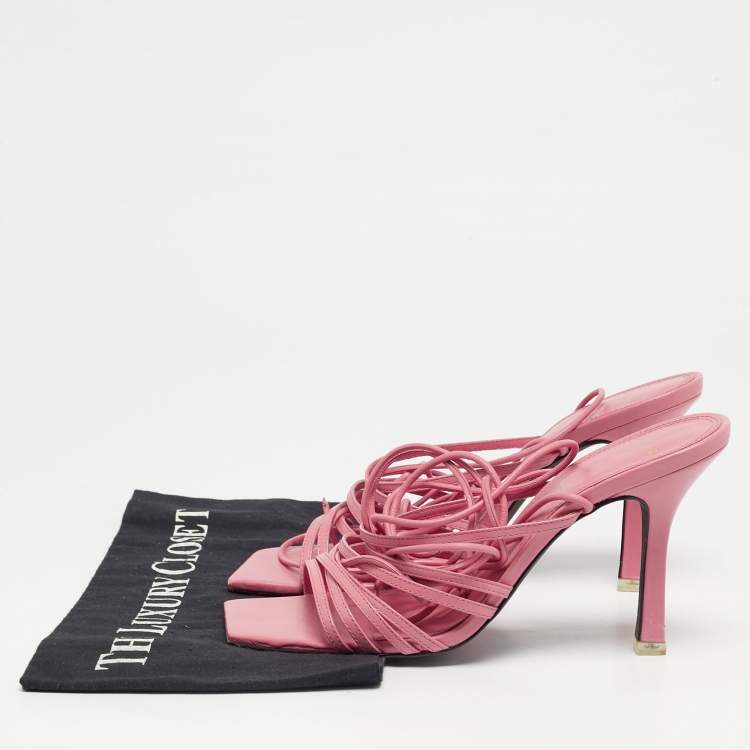 مملوكة مسبقًا Black Suede Studio Size 40 Pink Leather Ankle Strap Sandals
