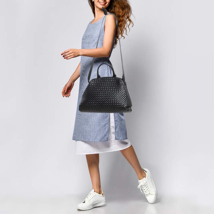 Pre Owned Bottega Veneta Black Padded Intrecciato Leather Medium Top Handle Bag