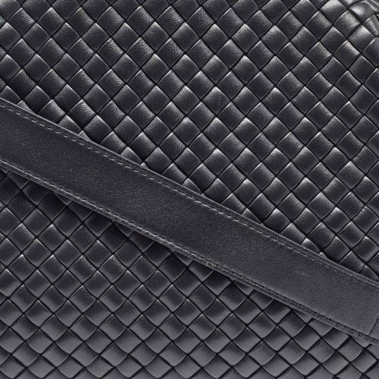 Pre Owned Bottega Veneta Black Padded Intrecciato Leather Medium Top Handle Bag