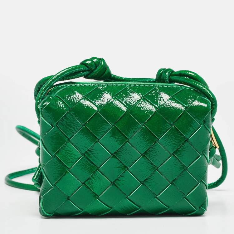 Pre Owned Bottega Veneta Green Intrecciato Patent Leather Candy Loop Crossbody Bag