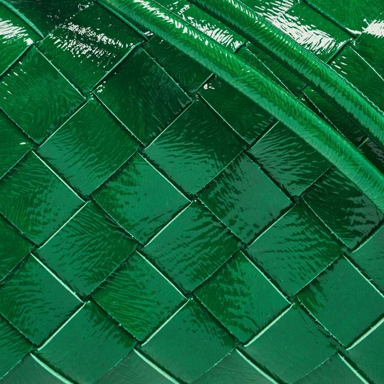 Pre Owned Bottega Veneta Green Intrecciato Patent Leather Candy Loop Crossbody Bag