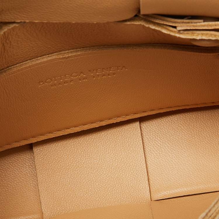 Pre Owned Bottega Veneta Beige Intrecciato Leather Mini Candy Cassette Crossbody Bag