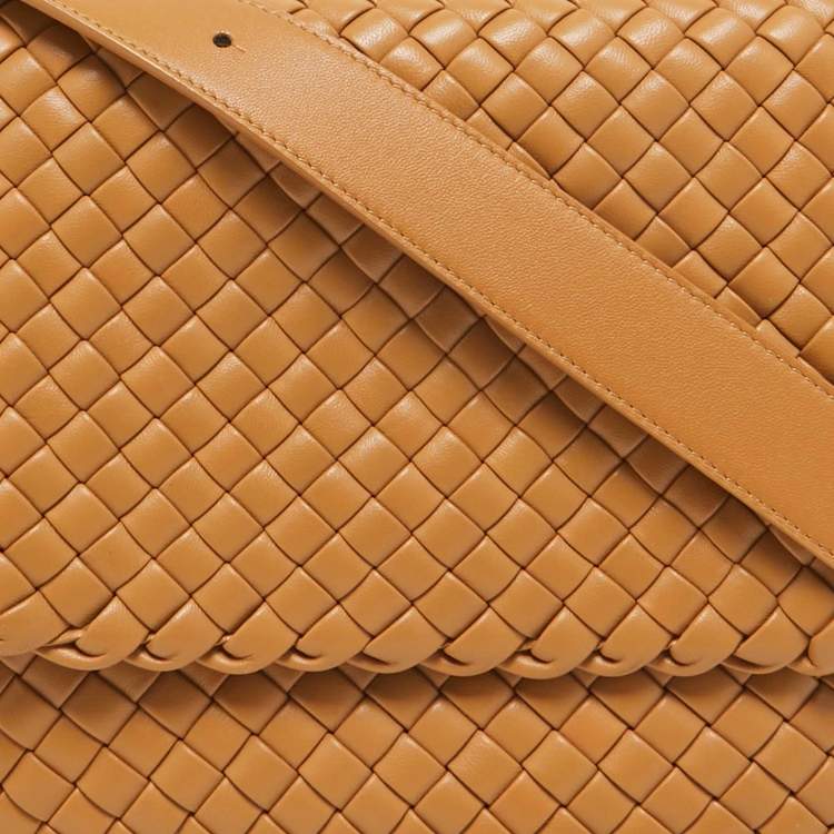 Pre Owned Bottega Veneta Brown Padded Intrecciato Leather Small Cobble Shoulder Bag