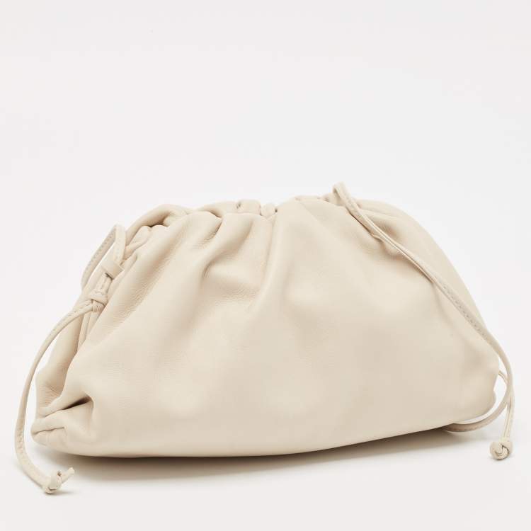 Pre Owned Bottega Veneta Off White Leather Mini The Pouch Bag