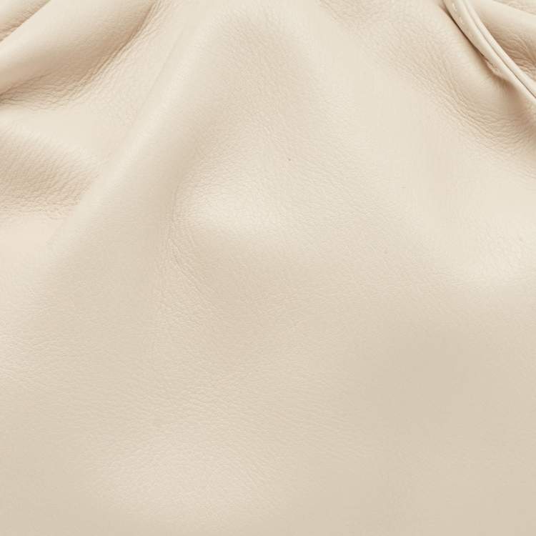 Pre Owned Bottega Veneta Off White Leather Mini The Pouch Bag