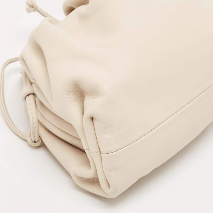Pre Owned Bottega Veneta Off White Leather Mini The Pouch Bag