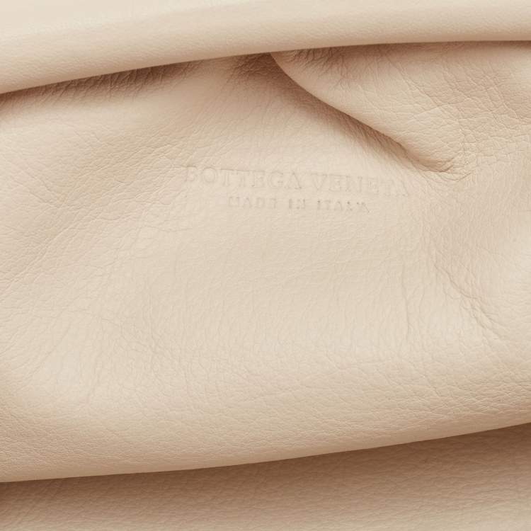 Pre Owned Bottega Veneta Off White Leather Mini The Pouch Bag