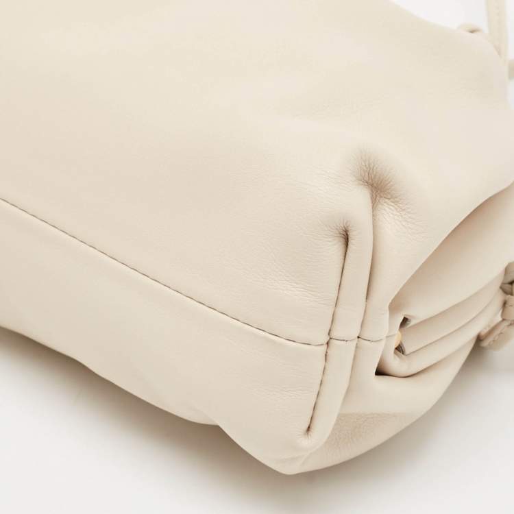 Pre Owned Bottega Veneta Off White Leather Mini The Pouch Bag
