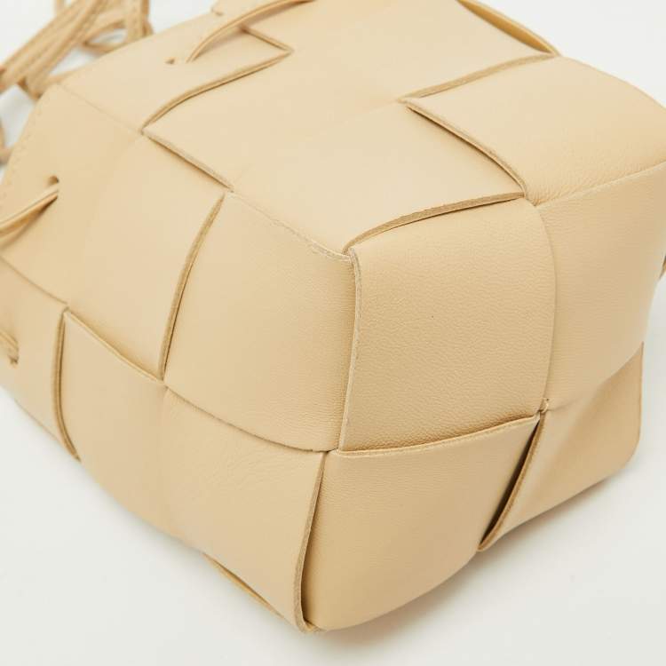 Pre Owned Bottega Veneta Porridge Cream Leather Mini Cassette Bucket Bag
