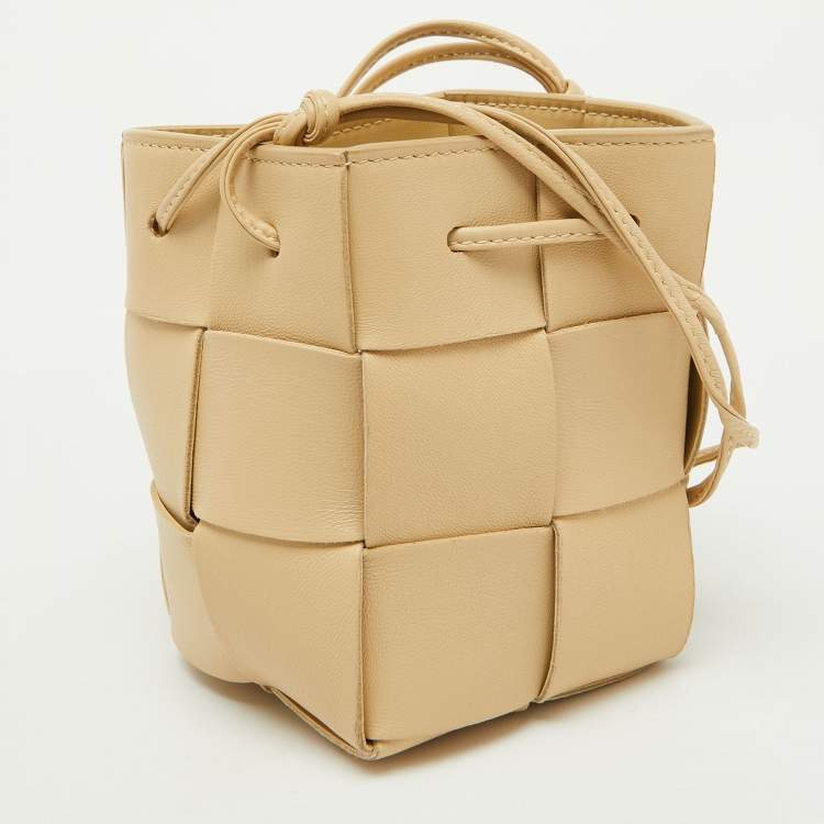 Pre Owned Bottega Veneta Porridge Cream Leather Mini Cassette Bucket Bag