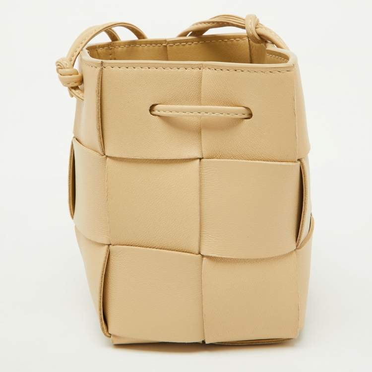 Pre Owned Bottega Veneta Porridge Cream Leather Mini Cassette Bucket Bag
