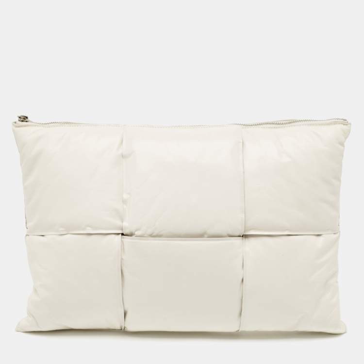Pre Owned Bottega Veneta White Intrecciato Leather Padded Oversized Zip Pouch