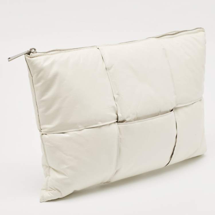 Pre Owned Bottega Veneta White Intrecciato Leather Padded Oversized Zip Pouch