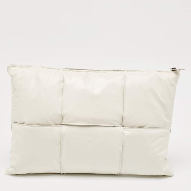 Pre Owned Bottega Veneta White Intrecciato Leather Padded Oversized Zip Pouch