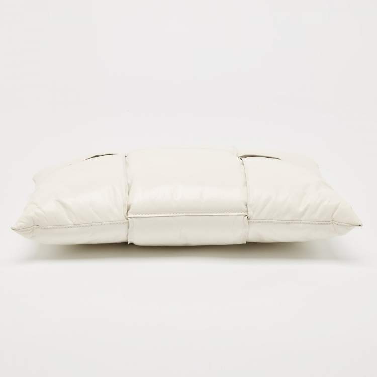Pre Owned Bottega Veneta White Intrecciato Leather Padded Oversized Zip Pouch