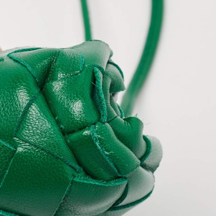 Pre Owned Bottega Veneta Green Intrecciato Leather Extra Mini The Pouch