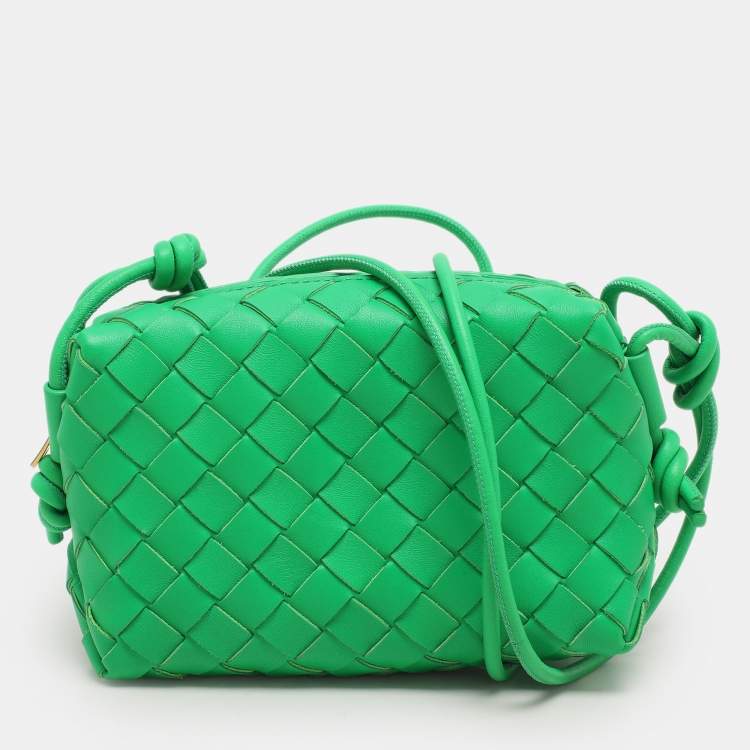 Pre Owned Bottega Veneta Green Intrecciato Leather Mini Loop Camera Crossbody Bag