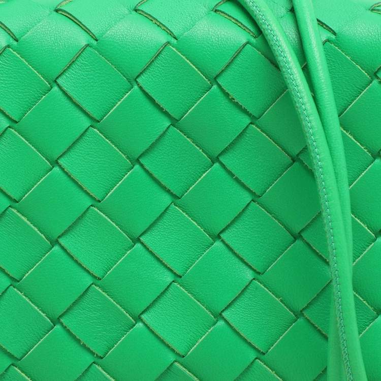 Pre Owned Bottega Veneta Green Intrecciato Leather Mini Loop Camera Crossbody Bag