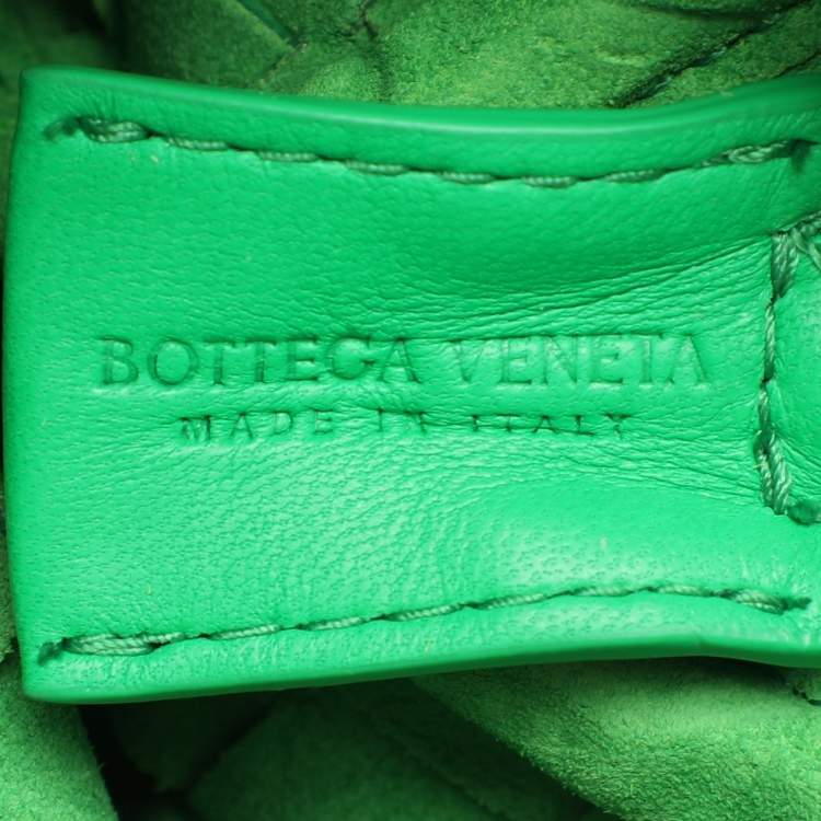 Pre Owned Bottega Veneta Green Intrecciato Leather Mini Loop Camera Crossbody Bag
