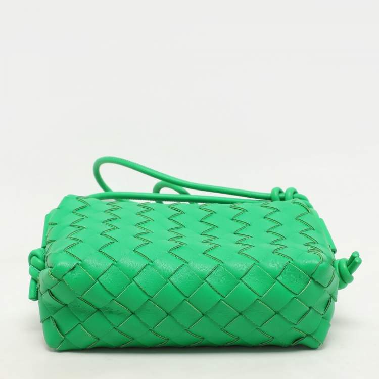 Pre Owned Bottega Veneta Green Intrecciato Leather Mini Loop Camera Crossbody Bag