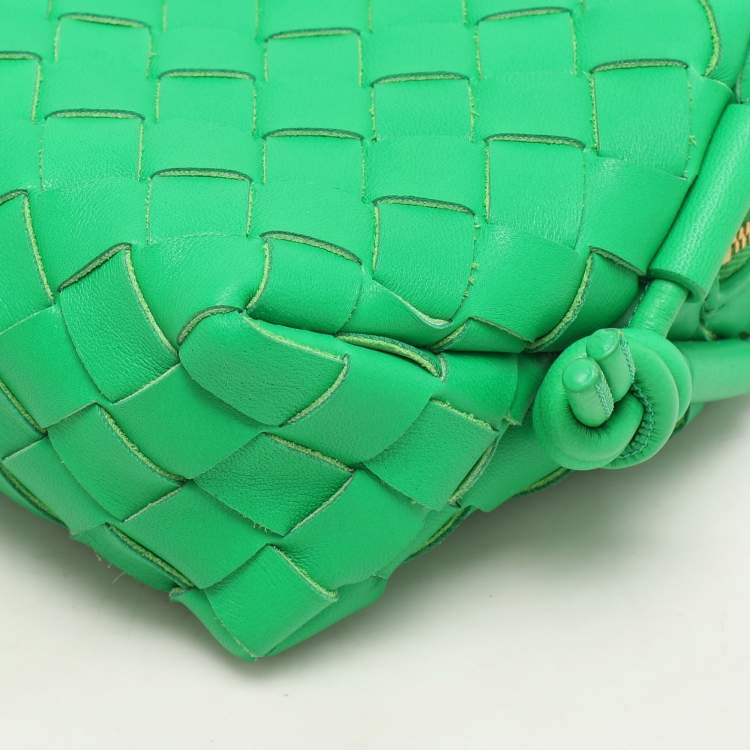 Pre Owned Bottega Veneta Green Intrecciato Leather Mini Loop Camera Crossbody Bag