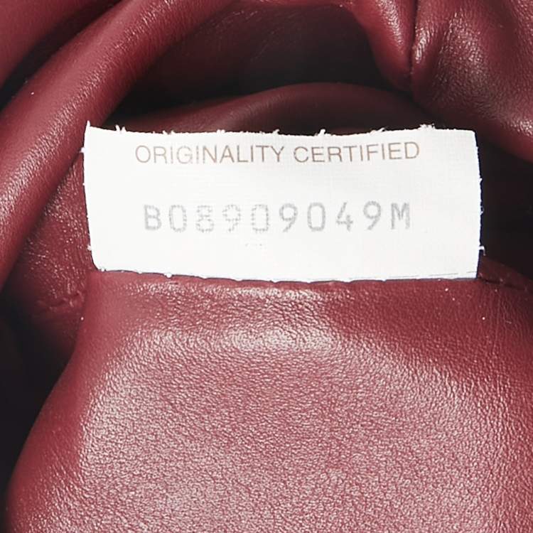 مملوكة مسبقًا Bottega Veneta Burgundy Leather Mini The Pouch Clutch 