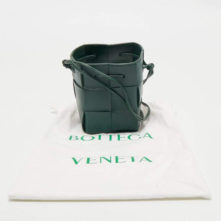 Pre Owned Bottega Veneta Dark Green Intrecciato Leather Mini Cassette Bucket Bag