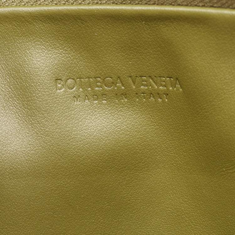 مملوكة مسبقًا Bottega Veneta Olive Green Intrecciato Leather Zip Pouch