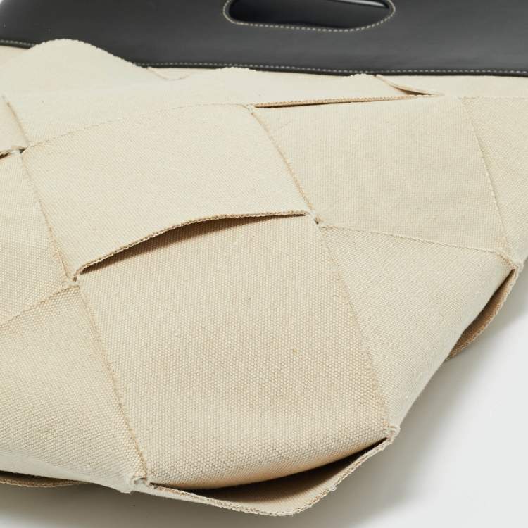 Pre Owned Bottega Veneta Beige/Black Intrecciato Canvas and Leather Slip Tote