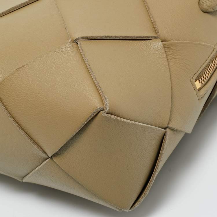 Pre Owned Bottega Veneta Khaki Green Intrecciato Leather Mini Cassette Camera Bag