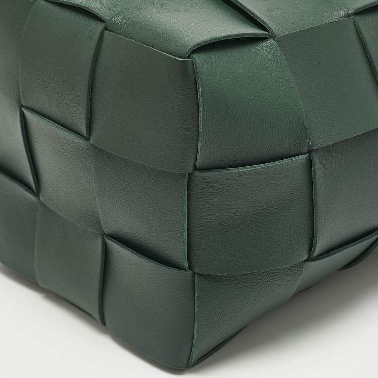 Pre Owned Bottega Veneta Green Intrecciato Leather Small Cassette Bucket Bag