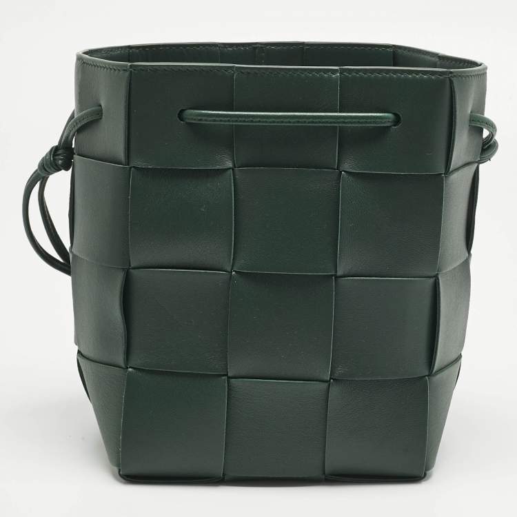Pre Owned Bottega Veneta Green Intrecciato Leather Small Cassette Bucket Bag