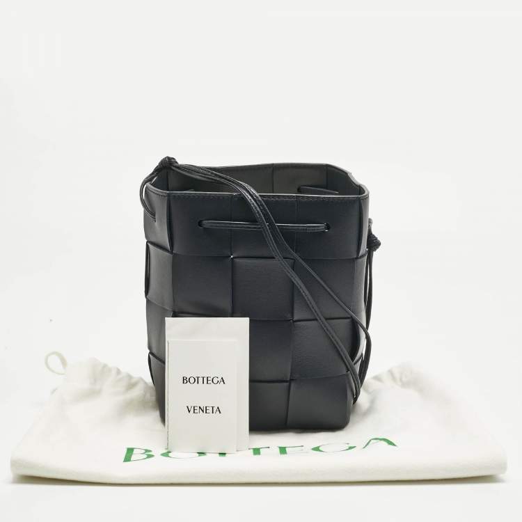 Pre Owned Bottega Veneta Navy Blue Intrecciato Leather Small Cassette Bucket Bag