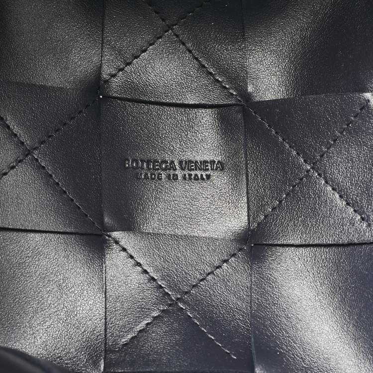 Pre Owned Bottega Veneta Navy Blue Intrecciato Leather Small Cassette Bucket Bag