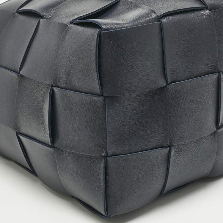 Pre Owned Bottega Veneta Navy Blue Intrecciato Leather Small Cassette Bucket Bag