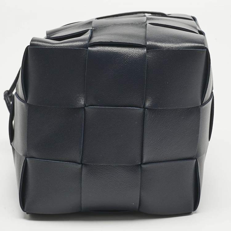 Pre Owned Bottega Veneta Navy Blue Intrecciato Leather Small Cassette Bucket Bag