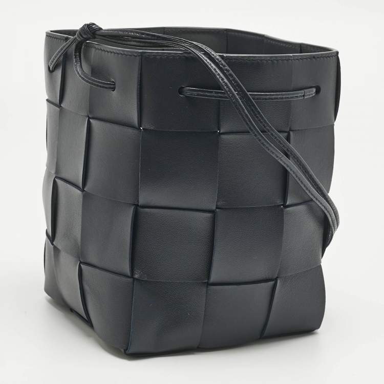 Pre Owned Bottega Veneta Navy Blue Intrecciato Leather Small Cassette Bucket Bag