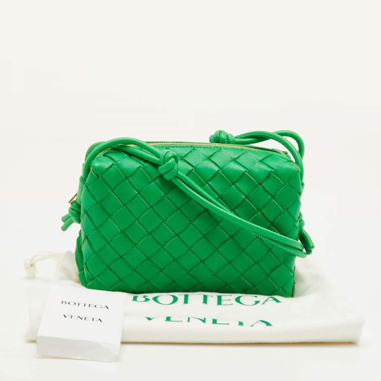 مملوكة مسبقًا Bottega Veneta Loop Mini Green Leather Crossbody Bag